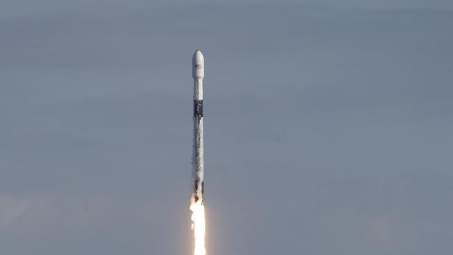 40 Satelit Starlink SpaceX Jatuh, Dihantam Badai Matahari?