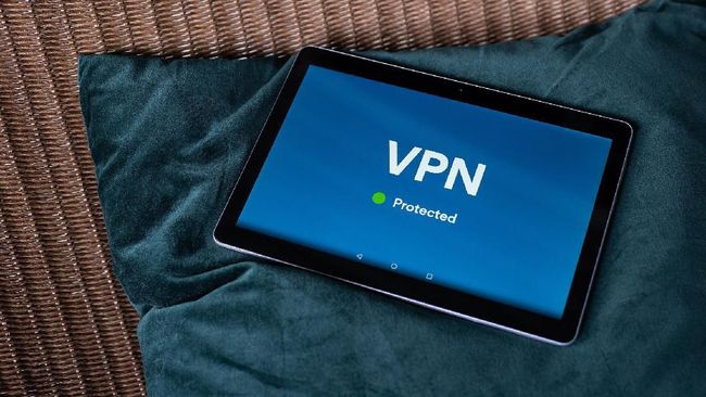 Putin Blokir Facebook-Twitter, VPN Laris Manis di Rusia