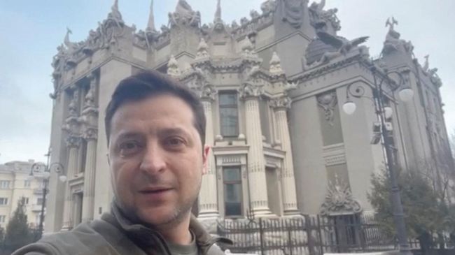 Apa Itu Deepfake yang Minta Tentara Ukraina Buang Senjata