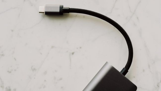 Wah! Pengguna iPhone 15 Bakal Bisa Pakai Kabel Data Android