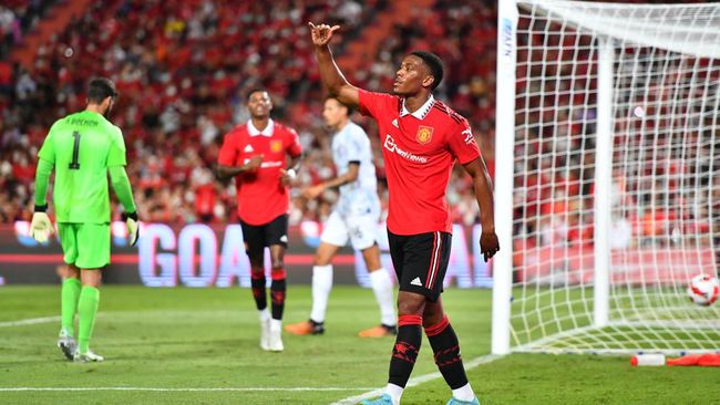 Apple Mau Beli Manchester United Rp 110 T, Benarkah Tim Cook?
