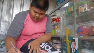 Perjuangan Babil, Remaja Mandiri Cari Nafkah & Urus Ibunya