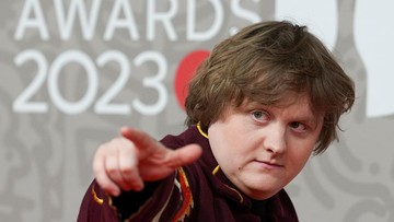 Apa Itu Sindrom Tourette yang Diderita Lewis Capaldi?