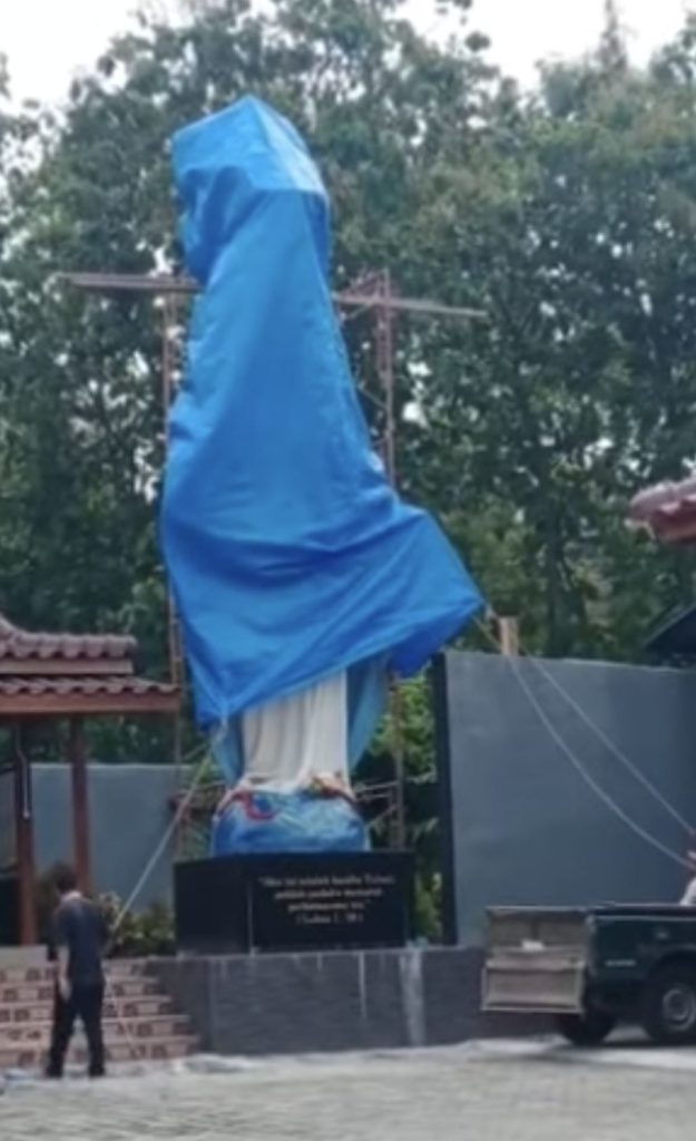 Awal-Mula Patung Bunda Maria di Kulon Progo Ditutup Terpal