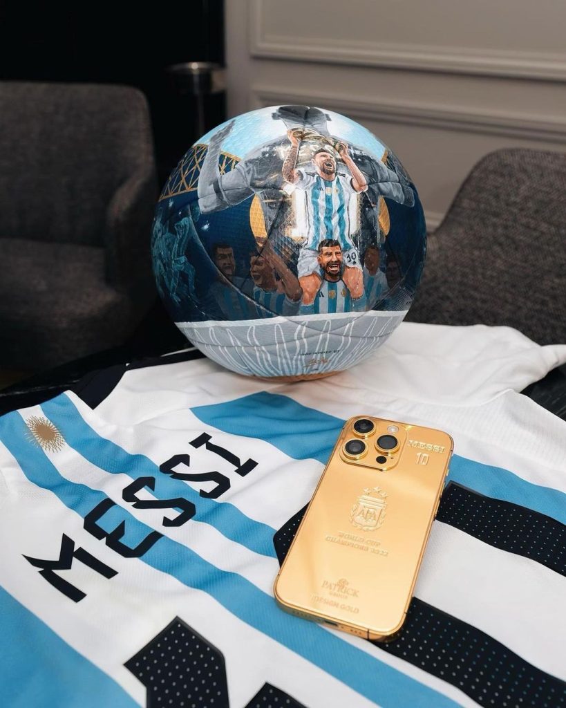 Messi Beli 35 iPhone 14 Berlapis Emas untuk Timnas Argentina
