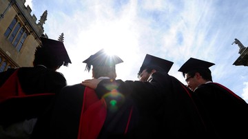 10 Jurusan yang Paling Bikin Mahasiswa Menyesal Setelah Lulus