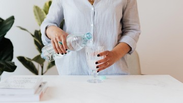 Stop Minum Oralit Saat Sahur, Begini Caranya agar Tak Haus