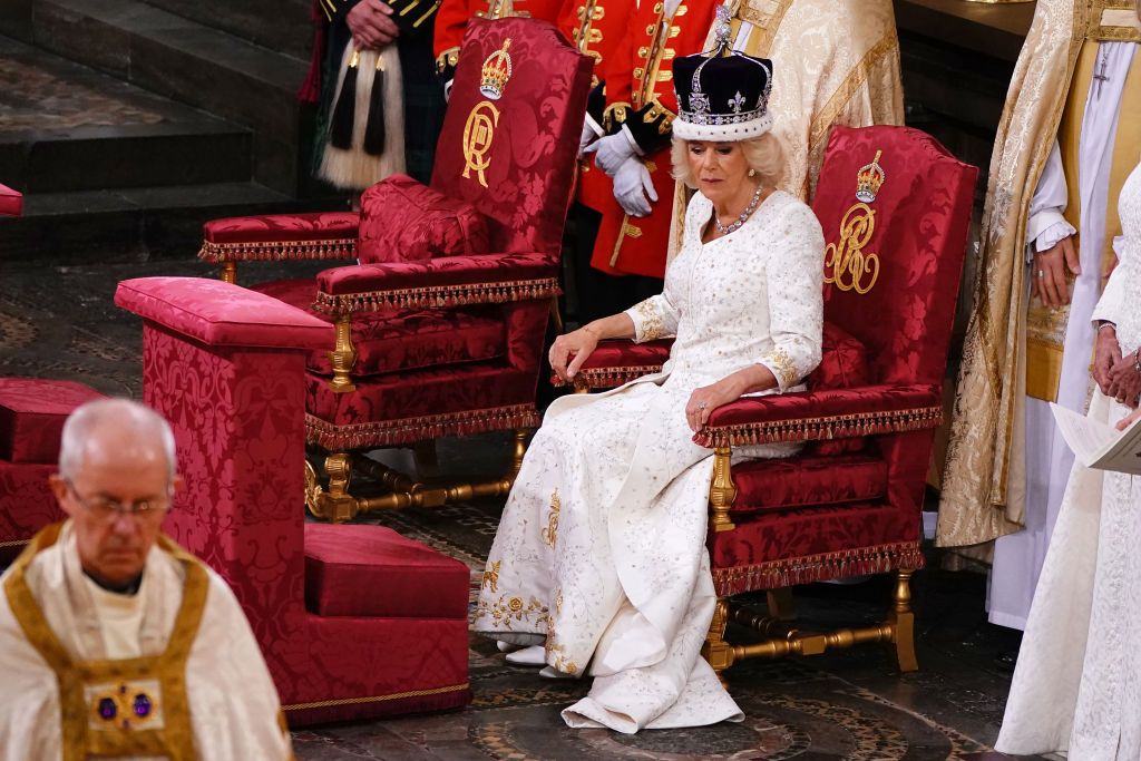 Camilla Dulu Simpanan, Sekarang Ratu
