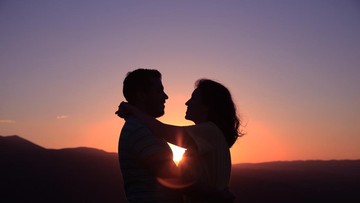 Rahasia Pernikahan Langgeng Bukan ‘I Love You’, Tapi Hal Ini