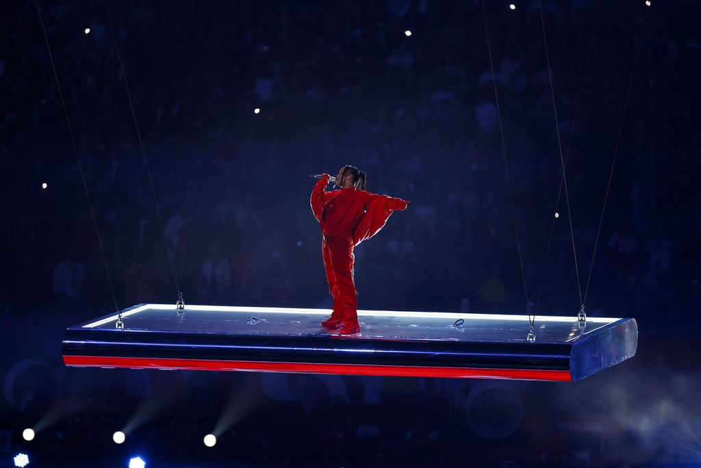 Rihanna Musisi Terkaya, Tapi Ternyata Pernah Nyaris Bangkrut