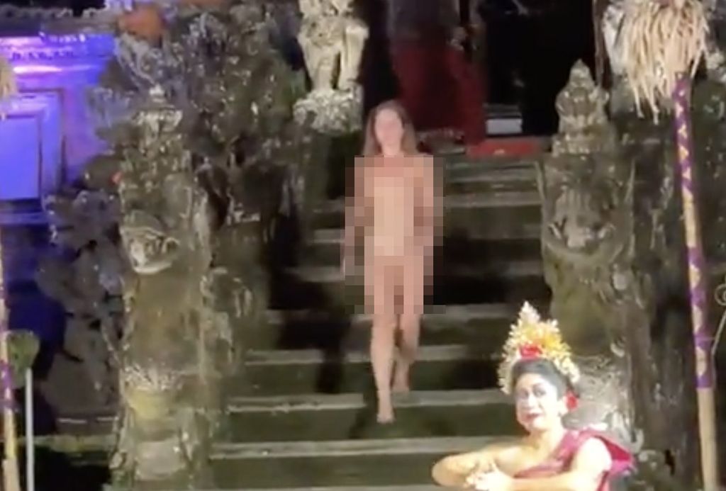 Viral WNA Bugil di Pertunjukan Tari Bali, Begini Kronologinya