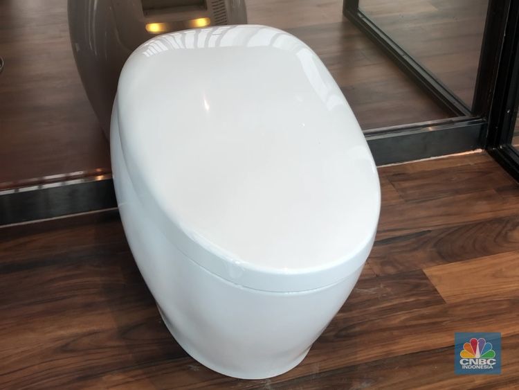 Toilet termahal yang ditawarkan oleh TOTO adalah toilet tipe NEOREST NX2 CS 901 KVT tipe ini dibanderol dengan harga Rp315 juta. (CNBC Indonesia/Rindi Salsabilla Putri)