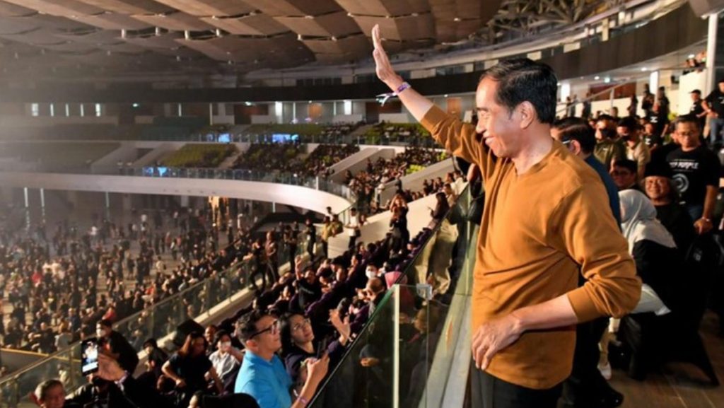 Jokowi Pastikan Mau Nonton Coldplay di GBK, Ikut War Gak Ya?