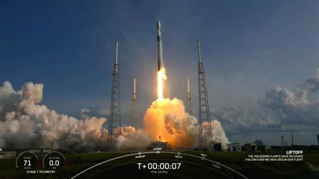 Satelit Satria-1 Sukses Terbang Dibawa Roket Elon Musk