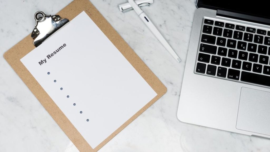 Kesalahan Terbesar Menulis CV/Resume Menurut Eks Bos Google