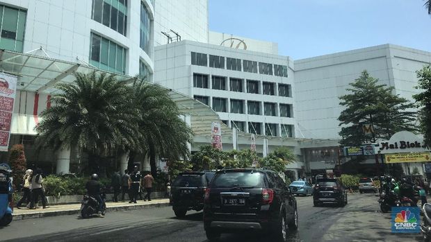 Suasana ritel Pasaraya Blok M, Jakarta (CNBC Indonesia/Lynda Hasibuan)