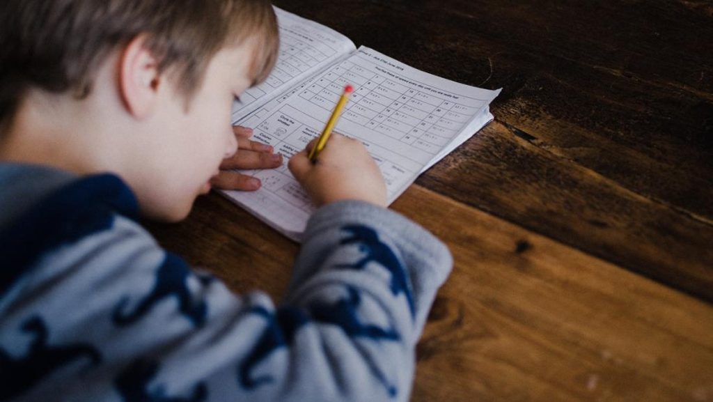 26 Kalimat Afirmatif yang Bisa Dorong Anak agar Sukses