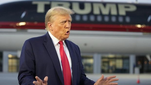 5 Kebiasaan Aneh Donald Trump, Termasuk Pamer Kamar Mandi