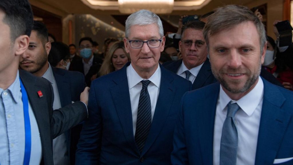 Bos dan Karyawan Apple Ketipu Akun Instagram Palsu