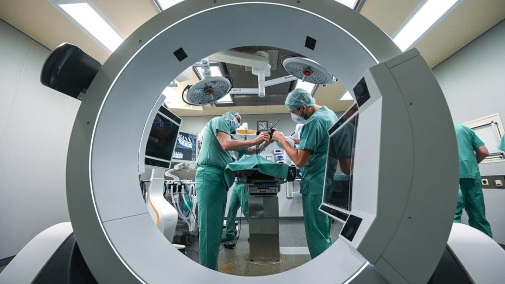 Dokter Dicari dan Dipuji, Tapi Kok Banyak yang Bunuh Diri?
