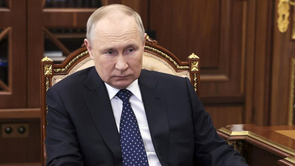 Putin Tuntut Apple, Didenda Gara-Gara Ukraina