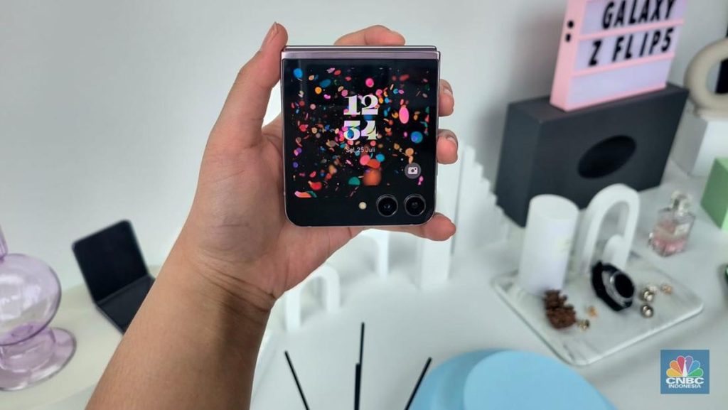 Samsung Galaxy Z Flip 5 Disiksa, Hasilnya Bikin Kaget