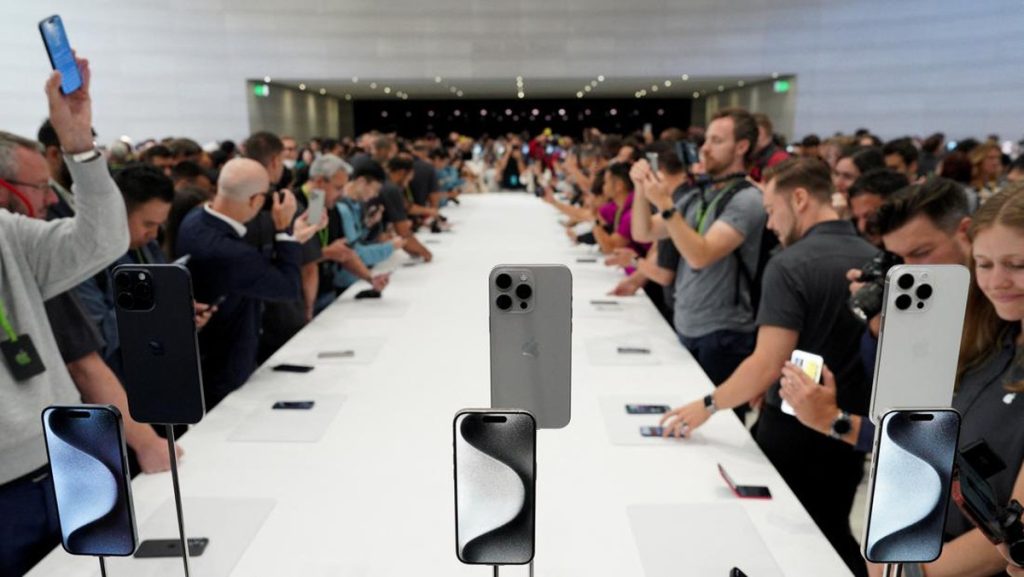 Beda Spek-Fitur iPhone 15 Pro Max dan iPhone 14 Pro Max, Cek!