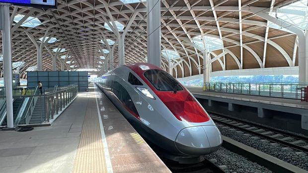 Besok untuk Pertama Kali Jokowi Jajal Kereta Cepat JKT-BDG
