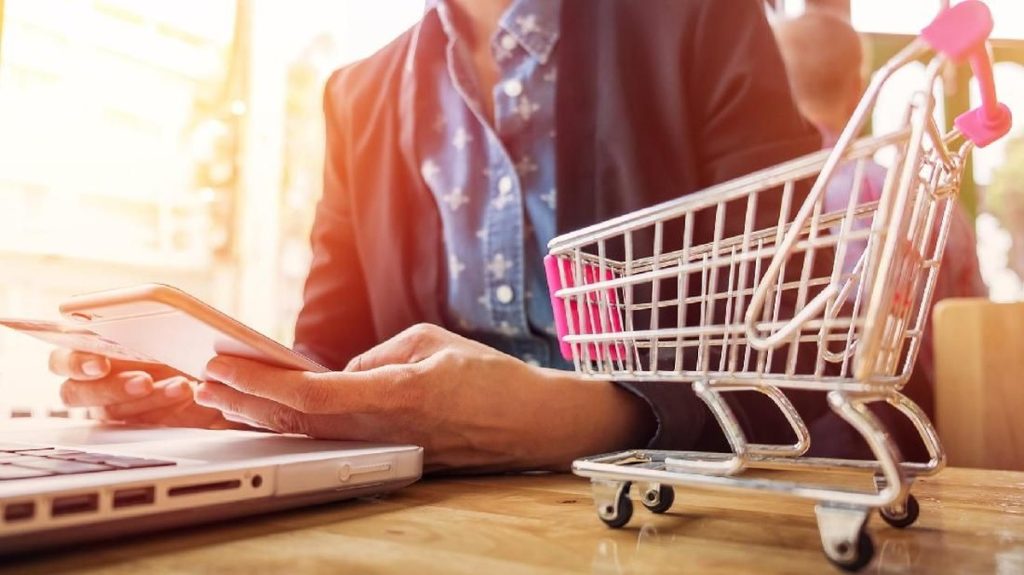 Makin Sengit! TikTok VS Shopee Siapa Jawara Live Shopping?