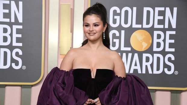 BEVERLY HILLS, CALIFORNIA - JANUARY 10: Selena Gomez attends the 80th Annual Golden Globe Awards at The Beverly Hilton on January 10, 2023 in Beverly Hills, California. (Photo by Jon Kopaloff/Getty Images)