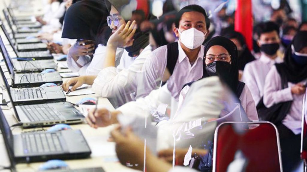 2 Tips Cara Hadapi Orangtua yang Maksa Anak Daftar CPNS