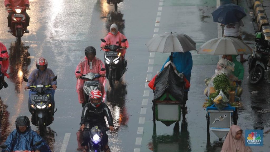 Awal Musim Hujan Turun di Jakarta dan Sekitar Menurut BMKG