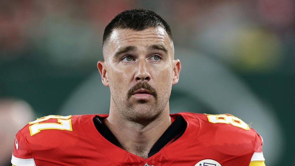 Siapa Travis Kelce yang Dirumorkan Pacar Taylor Swift?