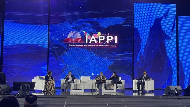 Teknologi Makin Maju, Putri Tanjung Kasih Tips ke Gen Z