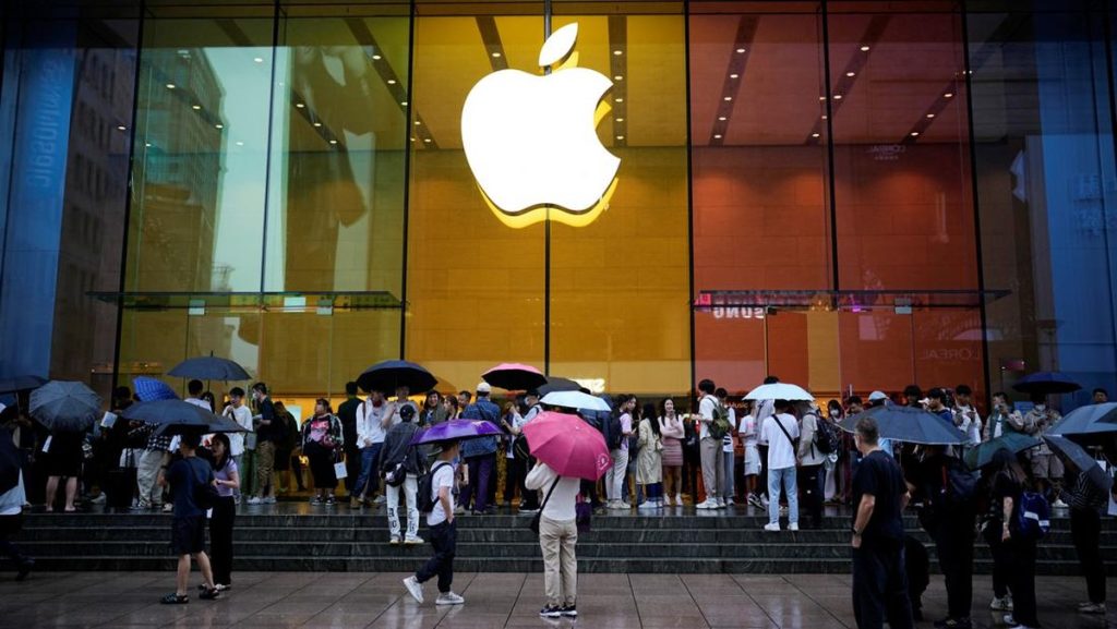 Tajir! Apple Punya Uang Cash Rp 2.500Triliun