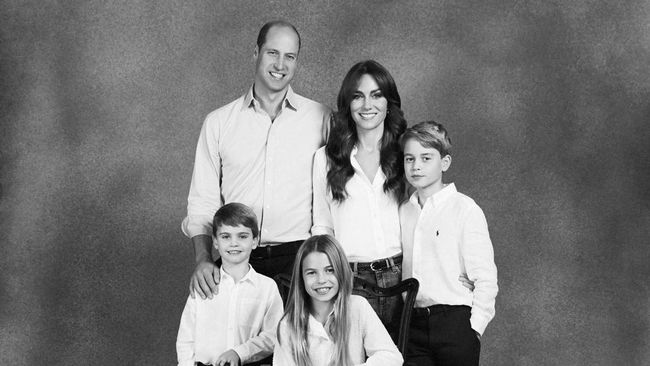 Jari Pangeran Louis ‘Hilang’ di Foto Natal Keluarga Kerajaan