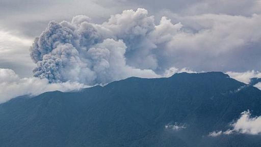 Basarnas Akui Kesulitan Evakuasi Pendaki di Gunung Marapi
