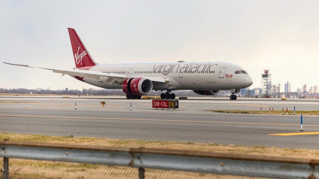 Pesawat Boeing Terbang Tanpa Avtur ke New York dari London
