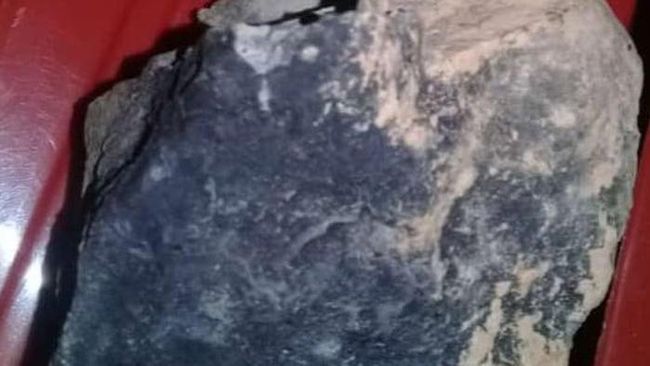 Simpan Batu Dikira Emas, Ternyata Harta Karun Langka