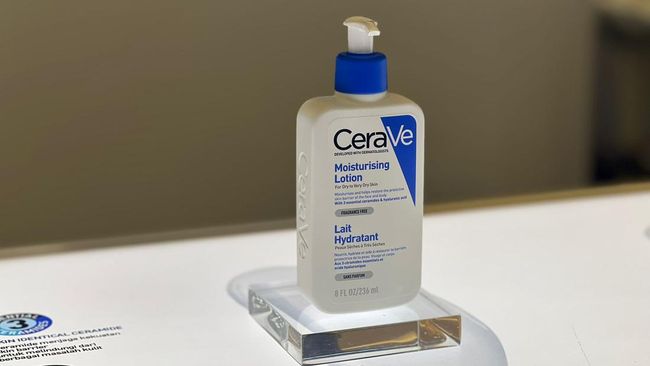 77% Warga Indonesia Baca Review Sebelum Beli Skincare & Make Up