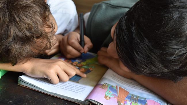 Warren Buffett Ungkap Kesalahan Orang Tua Saat Edukasi Anak Soal Uang