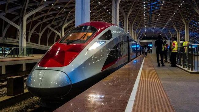 Kereta Cepat Jokowi Diejek Jepang, Netizen RI Pasang Badan