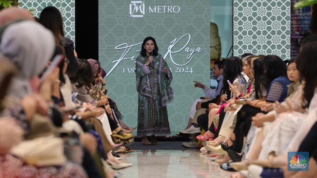 Anita Tanjung Bangga Hadirkan Karya Desainer di METRO Festive Raya