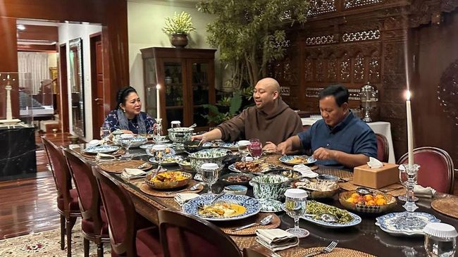 Prabowo Unggah Foto Bukber sama Titiek dan Didit, Tanda Rujuk?