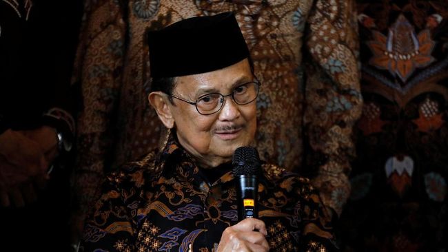 Benarkah IQ B.J Habibie Melebihi Einstein? Cek Fakta Sebenarnya