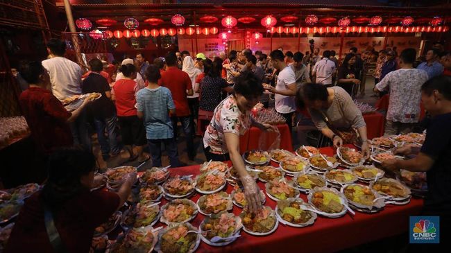 Saatnya Buka Puasa Bagi Warga DKI Jakarta dan Sekitarnya