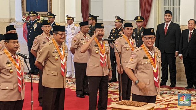 Jokowi Lantik Budi Waseso Jadi Ketua Kwarnas Pramuka 2023-2028