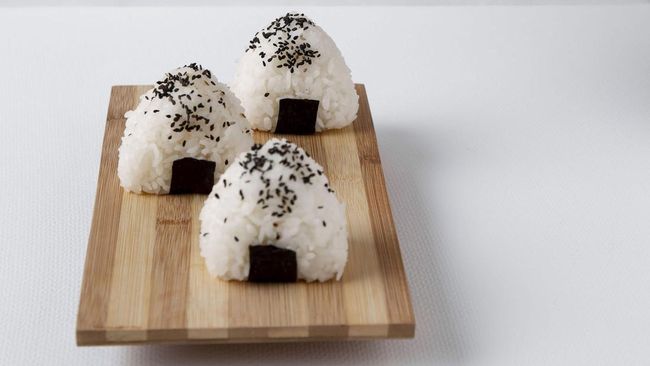 Lagi Tren Onigiri Dibuat Pakai Aroma Ketiak di Jepang, Kok Bisa?