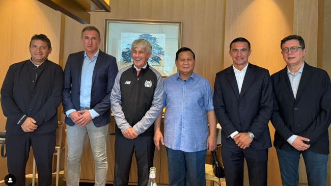 Legenda Sepak Bola Australia Temui Prabowo, Bahas Apa?