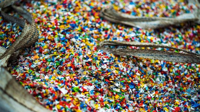 5 Sumber Utama Mikroplastik yang Ditelan Manusia & Cara Hindarinya